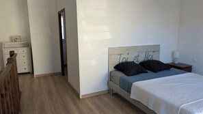 1 habitación, escritorio, wifi y ropa de cama 