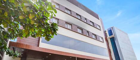 Mặt tiền nơi lưu trú