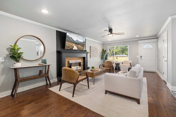 TV, fireplace, offices