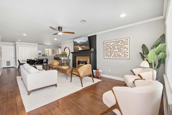TV, fireplace, offices