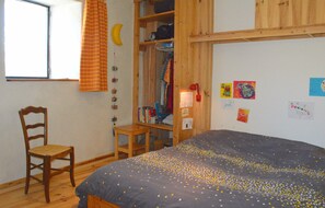 4 dormitoris, planxa i posts de planxar i wifi