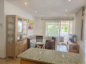 Dining - At the foot of Portet beach, ideal apartment for an unforgettable vacation. (Teulada)