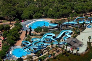 Piscine couverte, piscine extérieure
