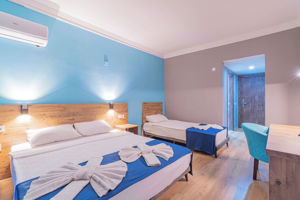 Free cots/infant beds, WiFi, bed sheets