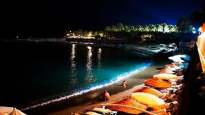 私人海灘、躺椅、太陽傘、沙灘巾
