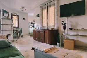 Living area - 1 bedroom apartment in olbia (Olbia)