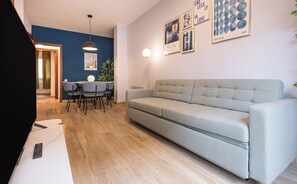 En 35-tommers TV med digitale kanaler