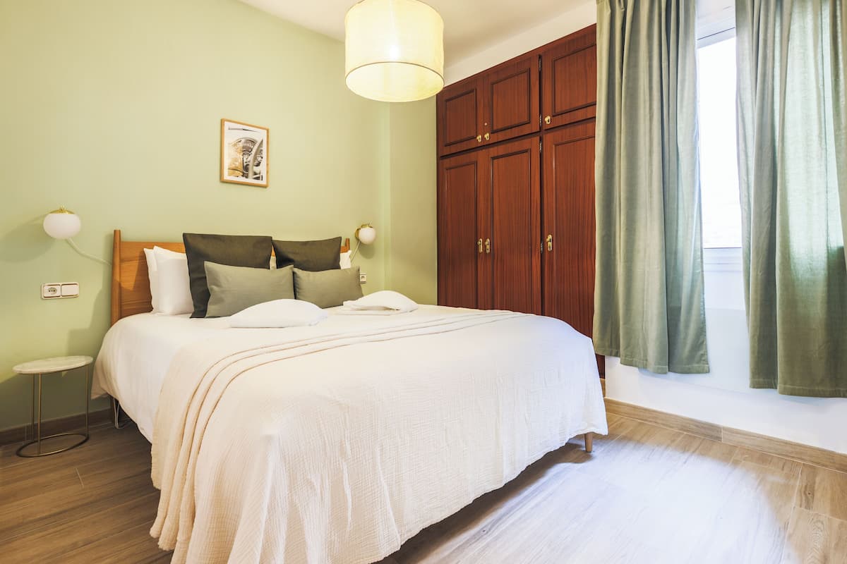 2 bedrooms, iron/ironing board, free cots/infant beds, free WiFi