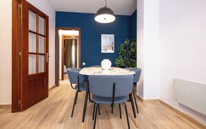 Dining room - Stay U-nique Apartments Sant Nicolau (Barcelona)