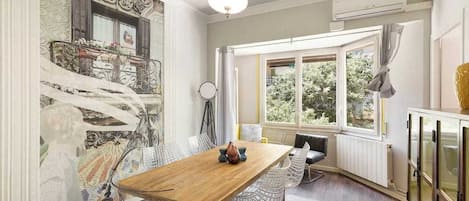 Apartament (3 Bedrooms) | Menjador