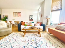 Apartamento de lujo, 2 habitaciones, Se admiten mascotas, vistas a la playa | Zona de estar