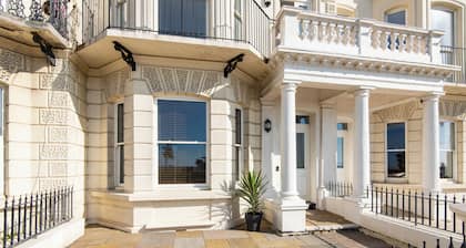 Stunning 2 Bed Apartment on the beach by Urban Roost