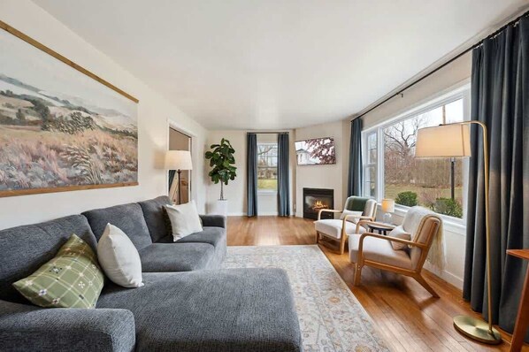 Smart TV, fireplace, offices