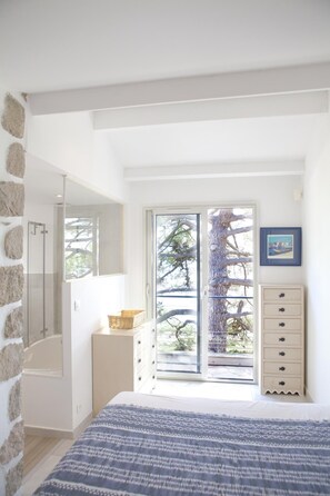 5 bedrooms, iron/ironing board, WiFi, bed sheets - Waterfront Villa Benedettu (Lecci)