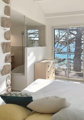 5 chambres, fer et planche à repasser, Wi-Fi, draps fournis