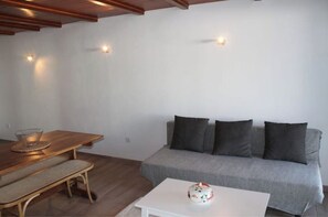 Smart TV - Casa Ramiro II – Escapadinha na Ilha da Culatra (Olhão)
