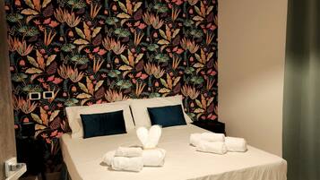 1 bedroom, bed sheets