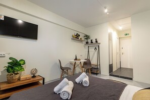 Double Room | Iron/ironing board, free WiFi