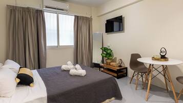 Double Room | Iron/ironing board, free WiFi