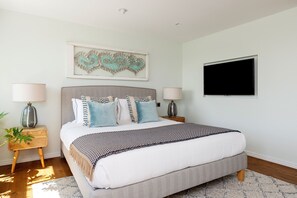 5 bedrooms, WiFi, bed sheets - The Secret Oasis, by Veeve (London)