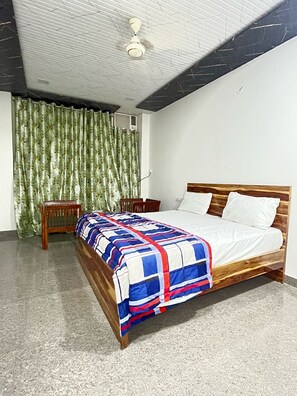 Deluxe Room | Free WiFi, bed sheets