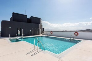 Outdoor pool - Stay U-nique Apartments Martiricos (Málaga)
