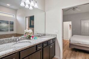 House (6 Bedrooms) | Property amenity