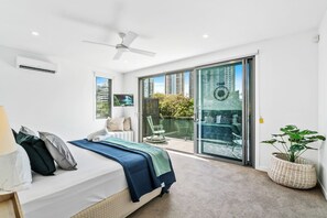 7 bedrooms, iron/ironing board, bed sheets