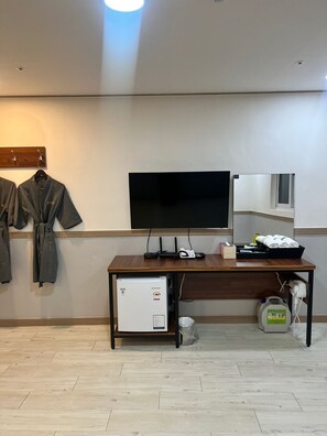 Familiekamer, uitzicht op de stad | Geluiddichte muren, gratis wifi