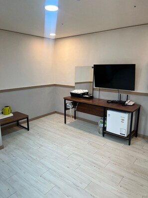 Family Room, City View