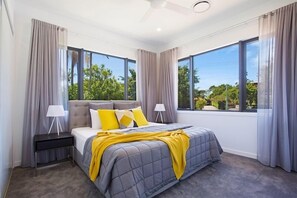7 chambres, fer et planche à repasser, draps fournis