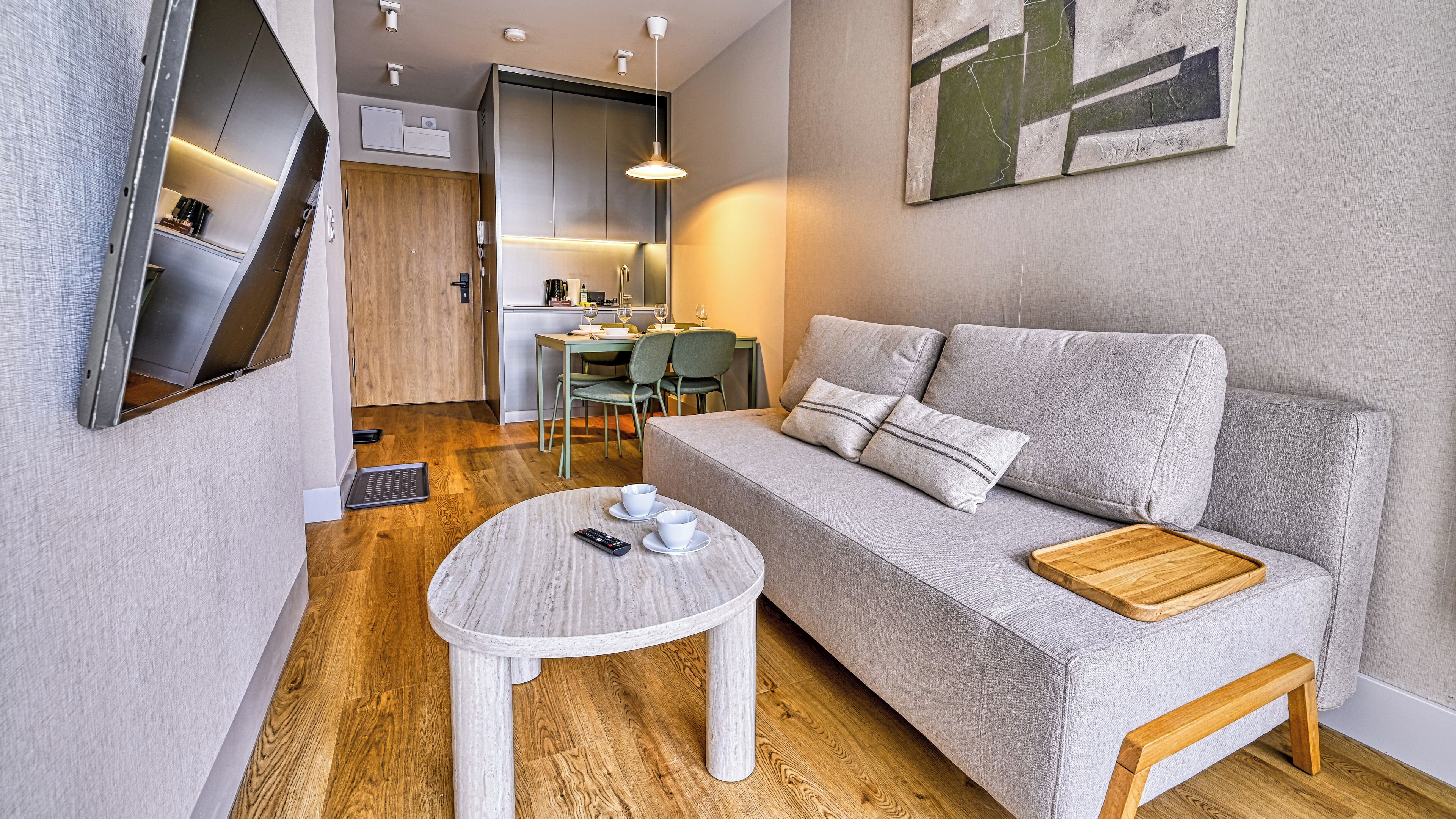 Apartment (9B) | Living area | Flat-screen TV