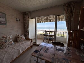 TV - Sea view studio in Saint Jean de Monts, parking included (Saint-Jean-de-Monts)