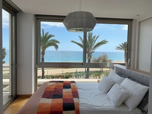 3 chambres, fer et planche à repasser, Wi-Fi, draps fournis