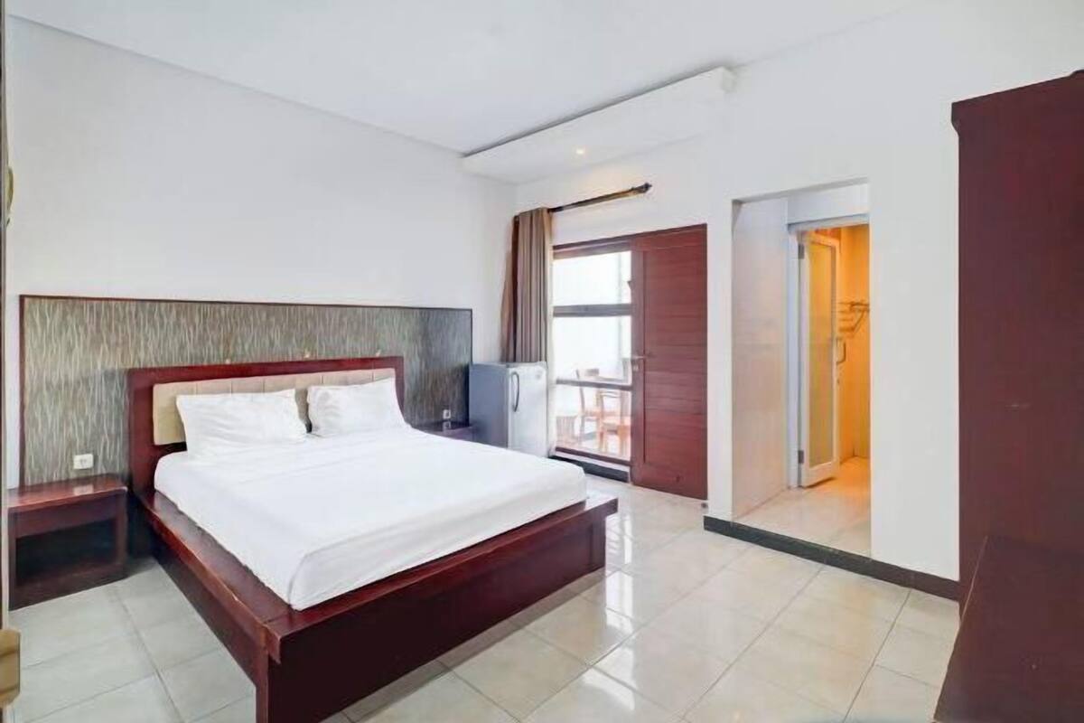 1 habitación, escritorio, wifi gratis y ropa de cama