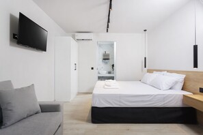 Deluxe Room, Ground Floor | Soundproofing, free WiFi, bed sheets - Rigas Boutique Rooms (Pefkochori)