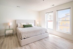 3 chambres, fer et planche à repasser, accès au Wi-Fi (inclus)