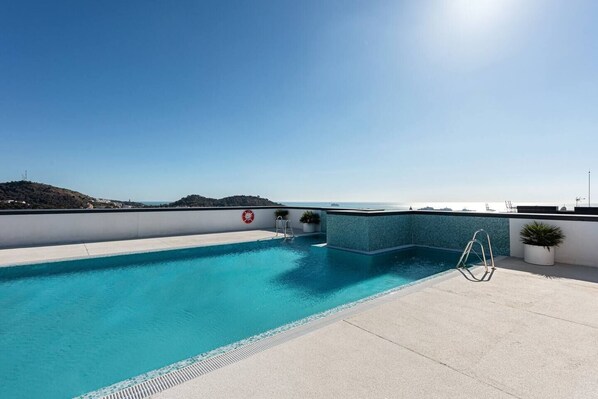 Açık yüzme havuzu 