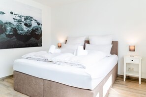 2 slaapkamers, een strijkplank/strijkijzer, gratis wifi, beddengoed