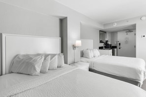 3 chambres, fer et planche à repasser, Wi-Fi, draps fournis