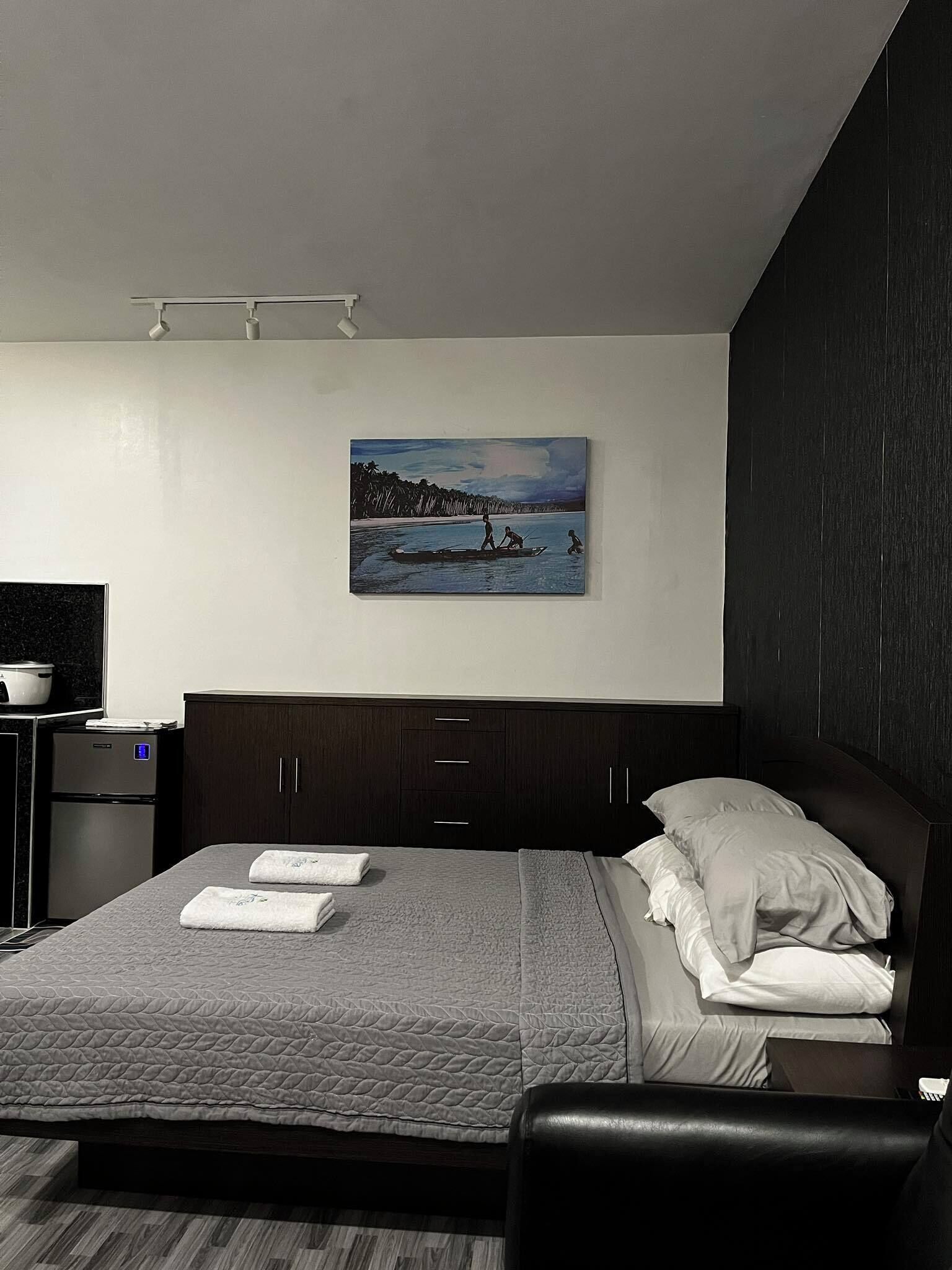 1 多间卧室、免费 WiFi、床  单