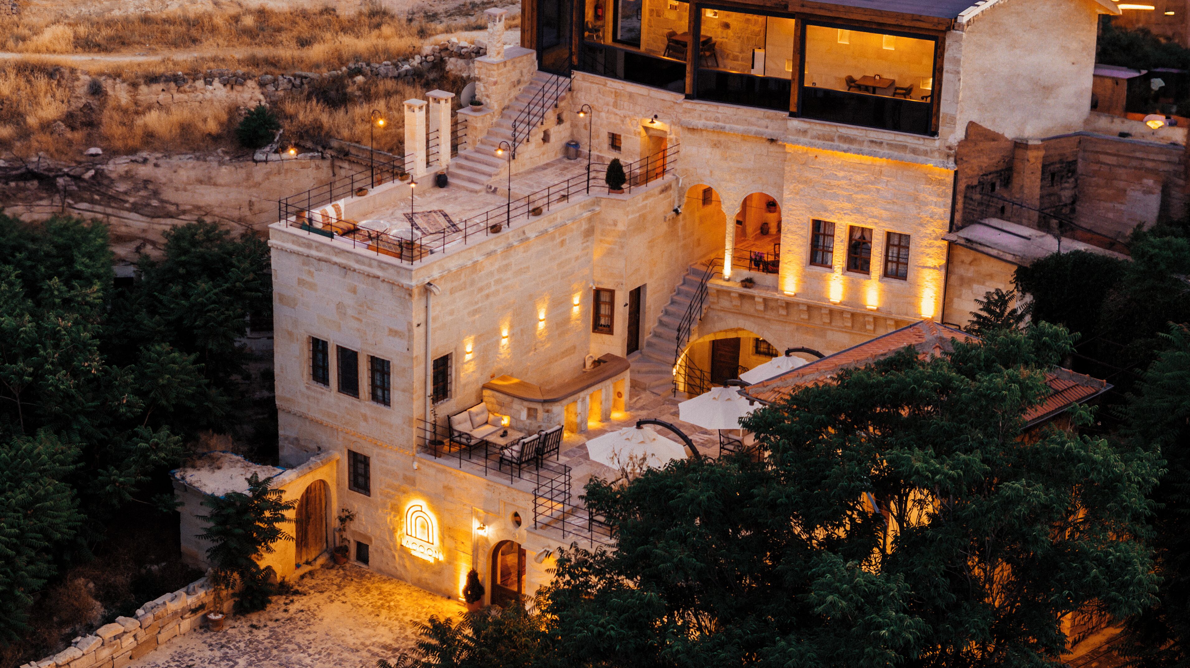 Vista frontal de la propiedad