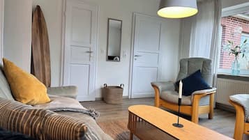 Een televisie en een kantoor