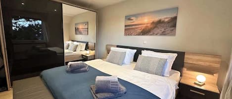 1 habitación, escritorio, wifi y ropa de cama
