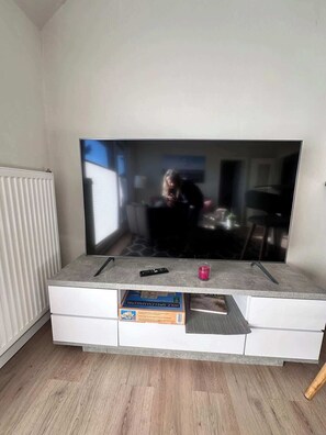 TV - Bright apartment at the Family Lagoon w/ balcony (Büsum)