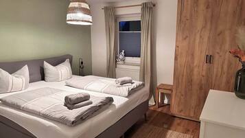 1 bedroom, iron/ironing board, travel cot, WiFi