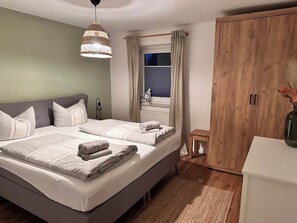 1 bedroom, iron/ironing board, travel cot, WiFi