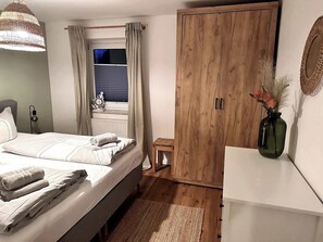 1 chambre, fer et planche à repasser, lit parapluie, Wi-Fi