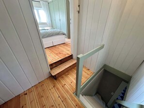 2 Schlafzimmer, Reisekinderbett, kostenloses WLAN, Bettwäsche