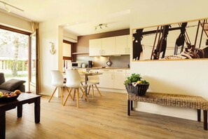 Dining - Zentrale Wohnung mit Terrasse & Boxspringbett (Sankt Peter-Ording)